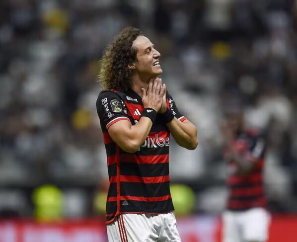 Vasco tenta a contratação do zagueiro David Luiz