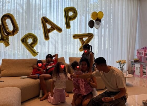 Filho de Cristiano Ronaldo aparece com camisa do Flamengo