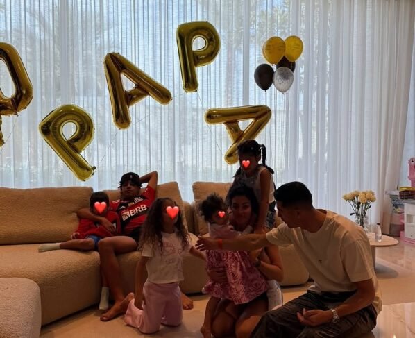 Filho de Cristiano Ronaldo aparece com camisa do Flamengo