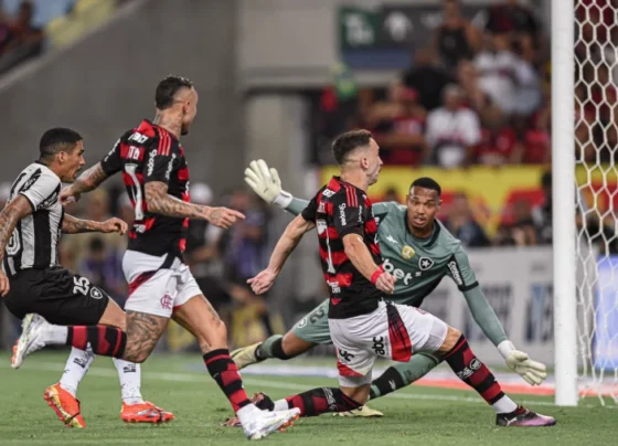 Flamengo vence o Botafogo em clássico e lidera a Taça Guanabara