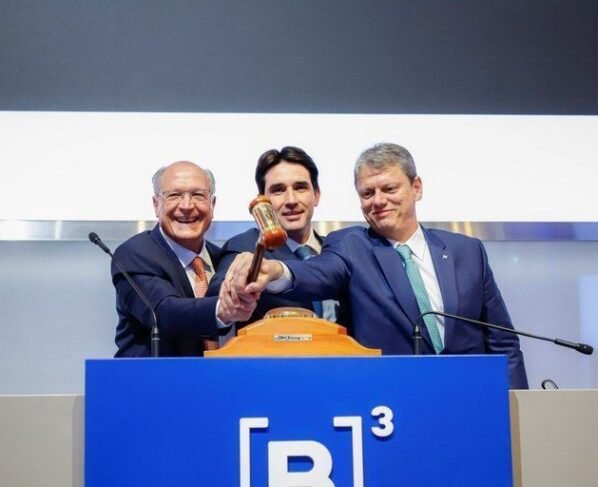 Análise: O túnel saiu, mas a polarização continua a céu aberto