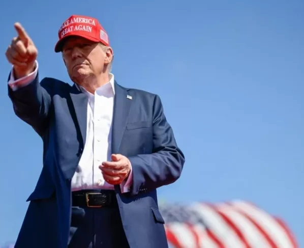 Após atentado, Trump confirma candidatura à Casa Branca