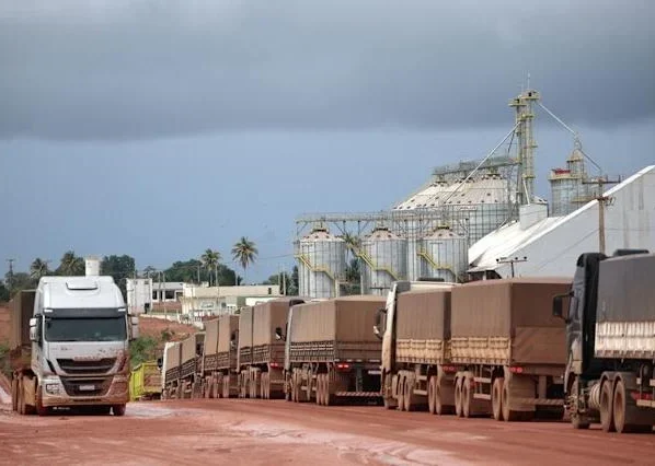 Guerra no Irã: Alta do petróleo pode elevar custos de produção, energia e logística em Mato Grosso, avalia Fiemt