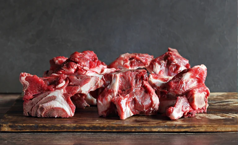 carne bovina com ossos