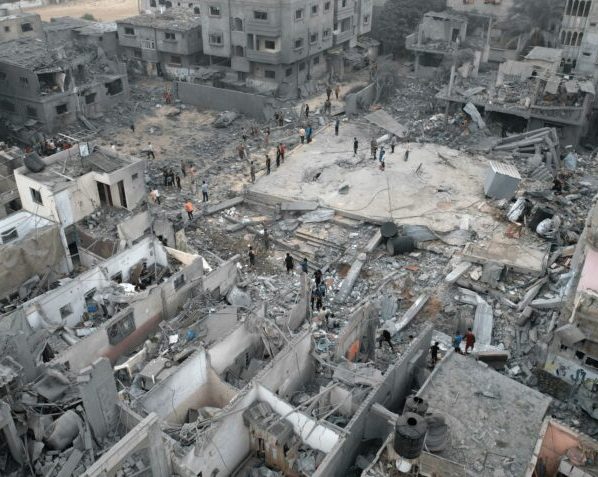 Na imagem, destruição na cidade de Gaza após bombardeio israelense no início da guerra