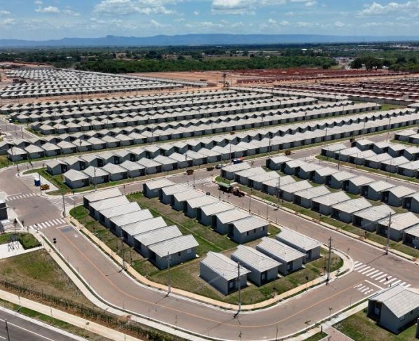 Moradias fornecidas pelo governo no Pacaembu em Cuiabá