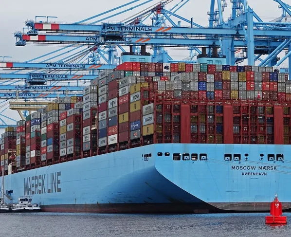 Empresa suspende aceitação de reservas de cargas para sete países do Oriente Médio