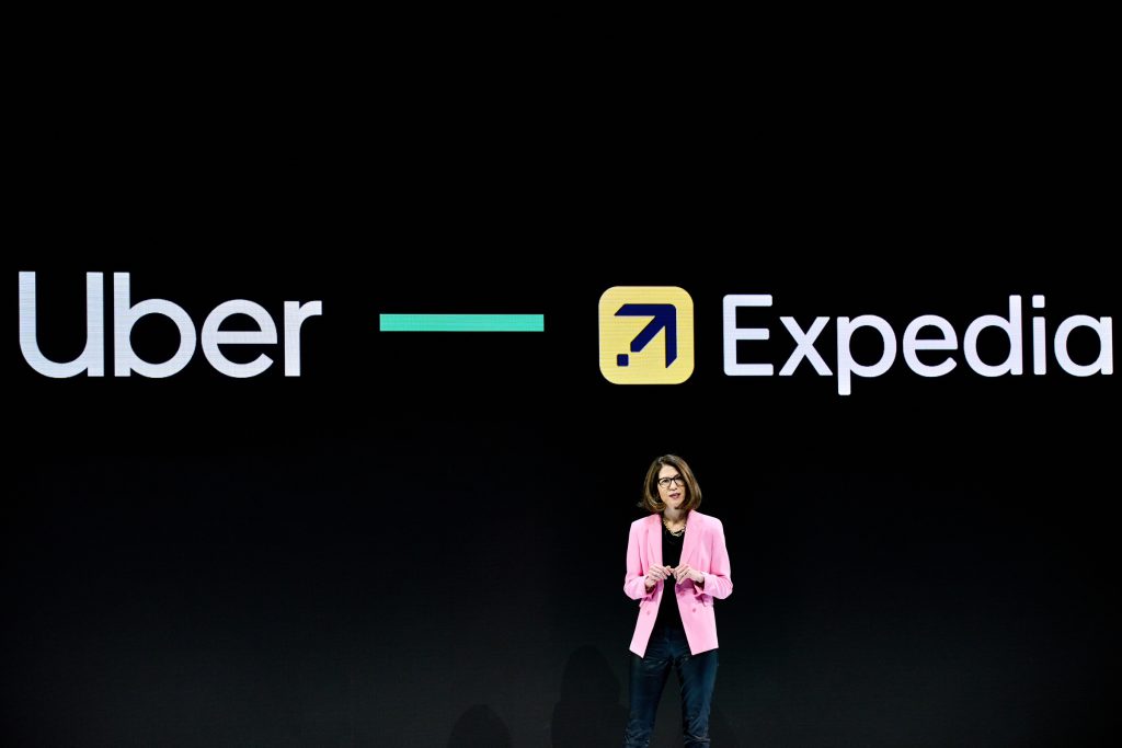 Ariane Gorin, CEO da Expedia, durante evento em Nova York de anúncio de parceria com a Uber (Foto: Gabby Jones/Bloomberg)
