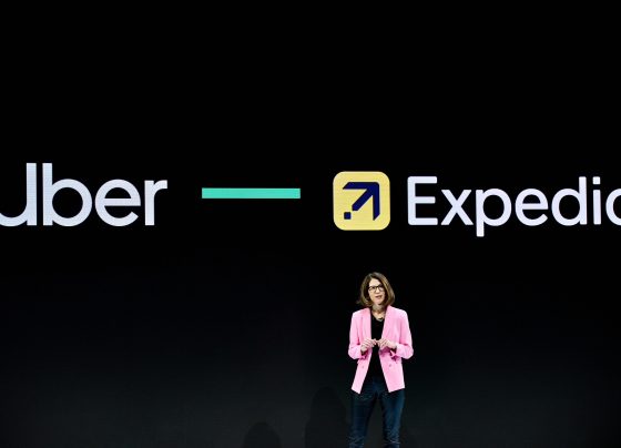Ariane Gorin, CEO da Expedia, durante evento em Nova York de anúncio de parceria com a Uber (Foto: Gabby Jones/Bloomberg)